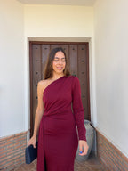 Vestido e Miriam burdeos