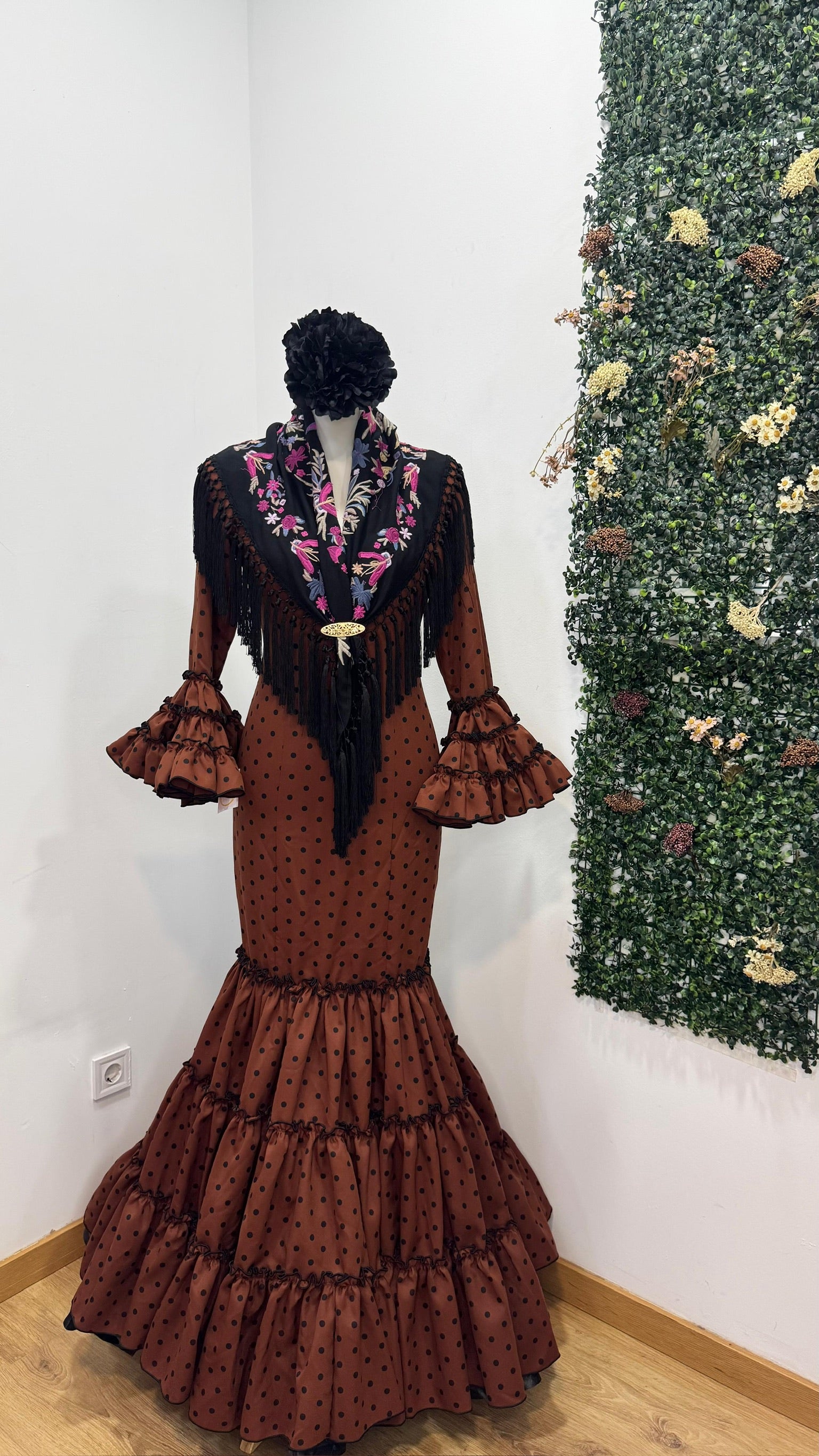 Vestido f carmela marron con lunares negro