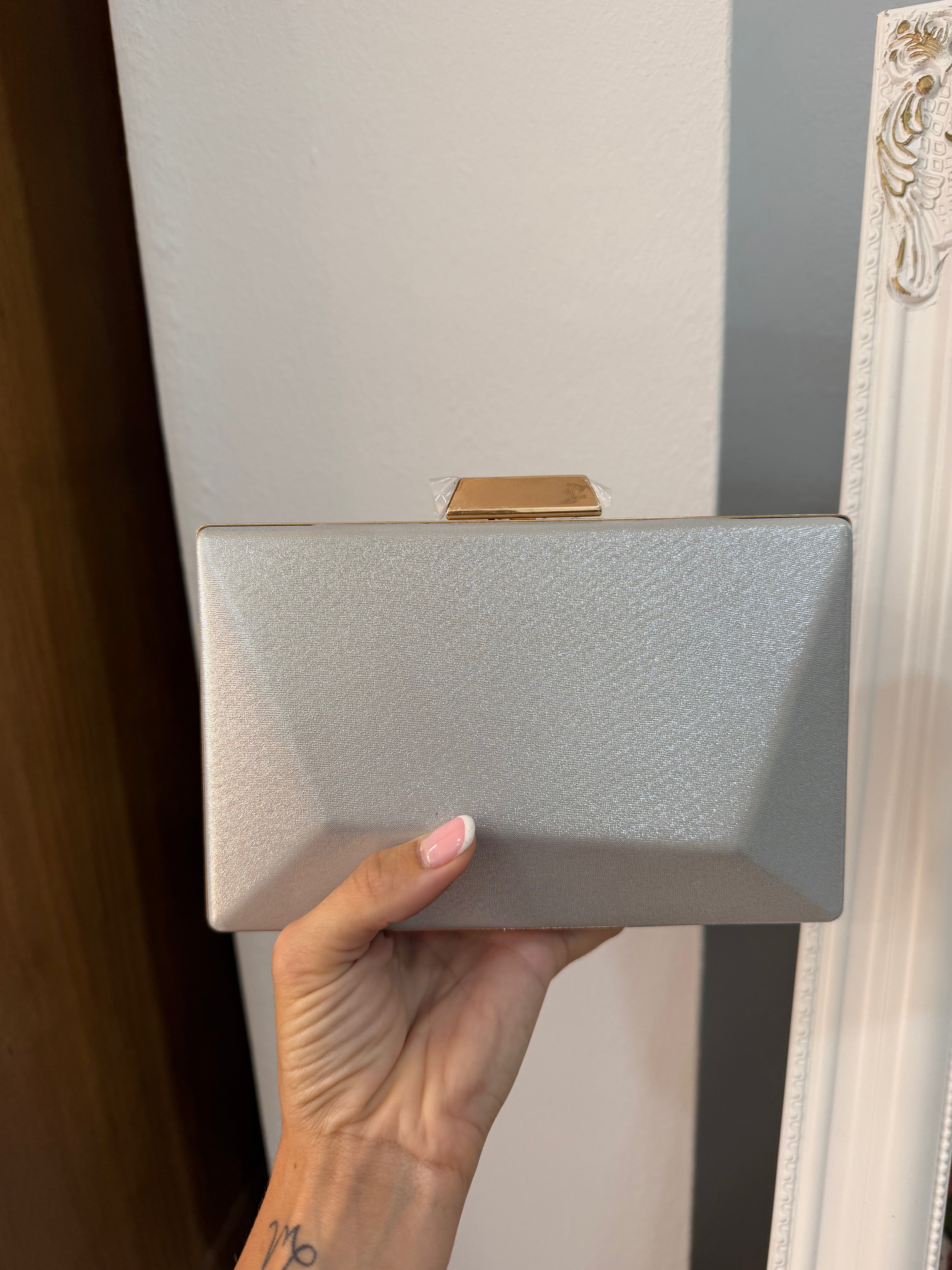 Cartera plateada