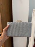 Cartera hilos plateada