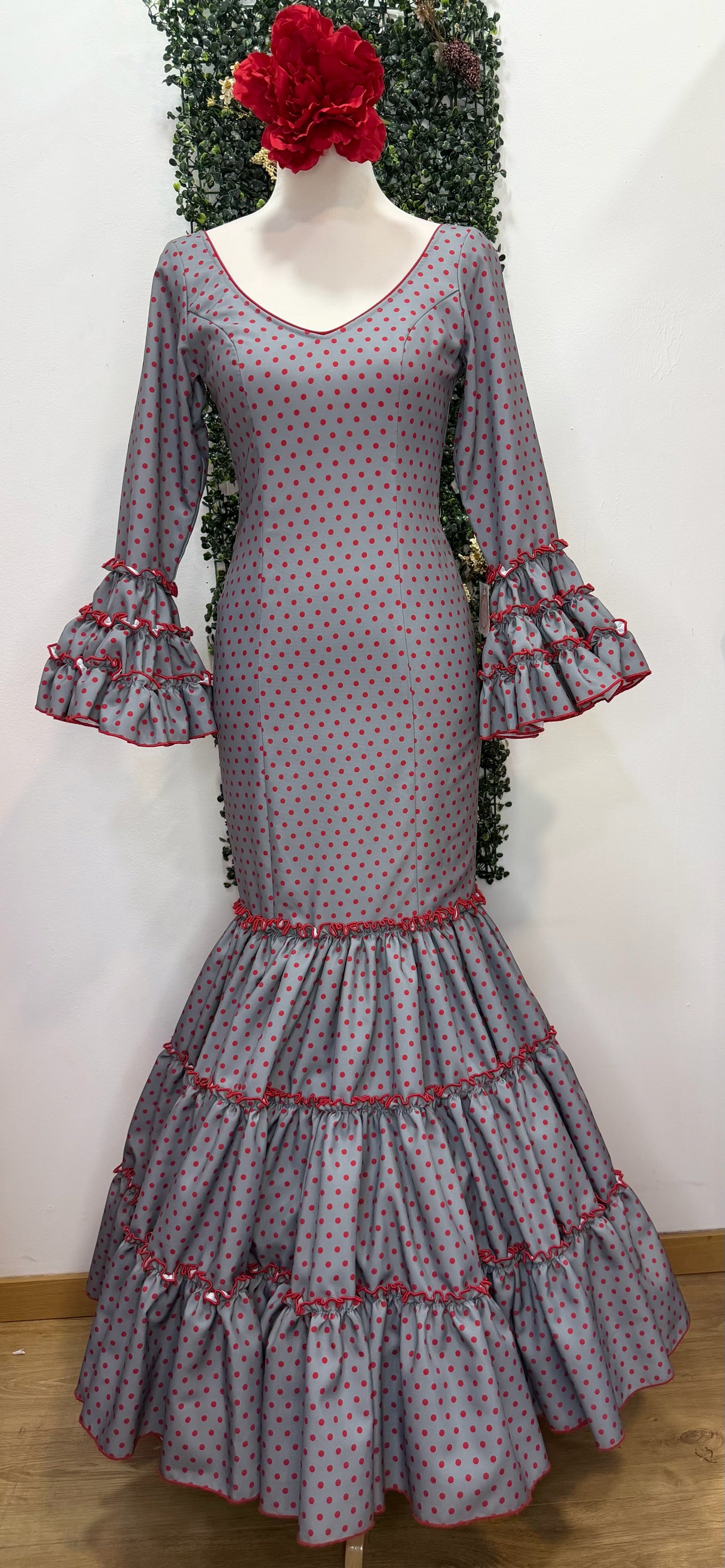 Vestido f carmela gris con lunares rojos