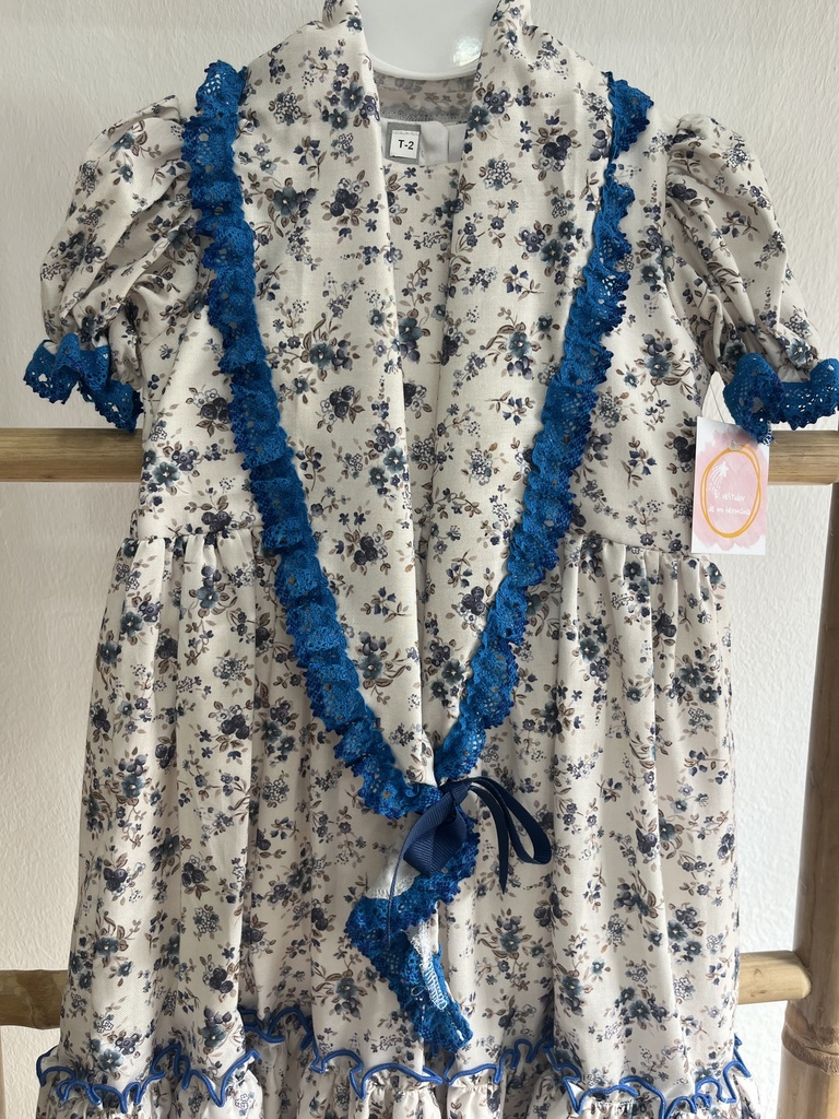 Bata f flores con piquillo