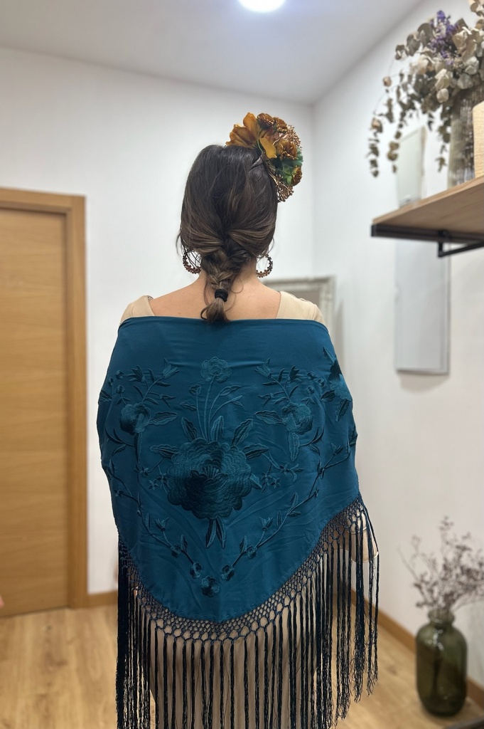 manton flamenca bordado