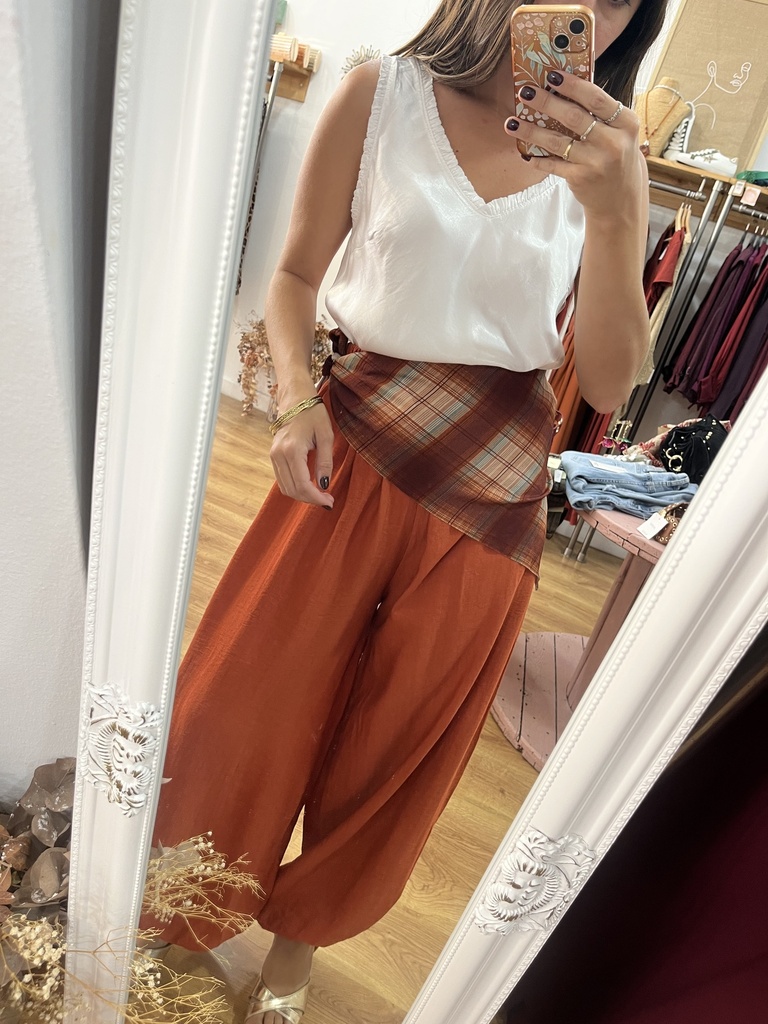 Pantalón bombacho con pañuelo