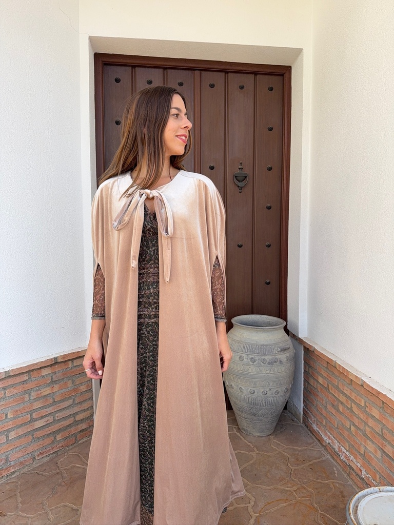 Capa terciopelo larga