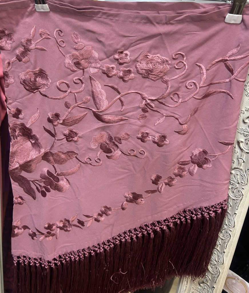 Manton flamenca luisi
