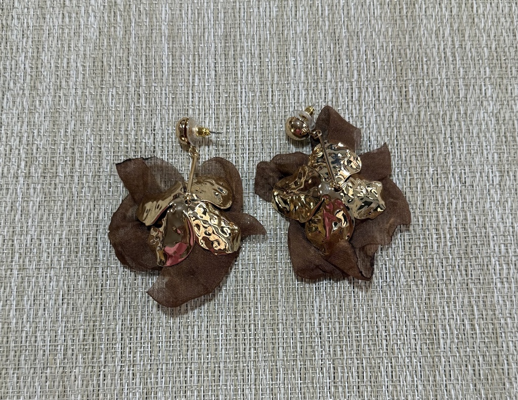 [je73791marron] Pendiente flor largo (Marron)