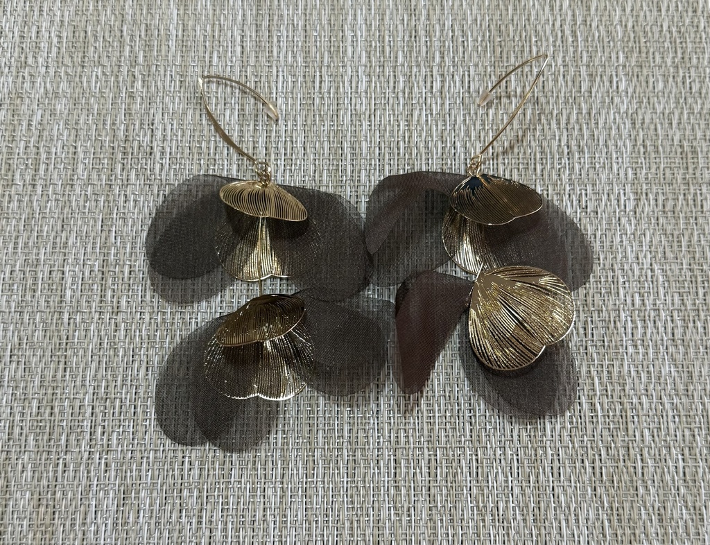 [je73793marron] Pendiente flor combinado  (Marron)