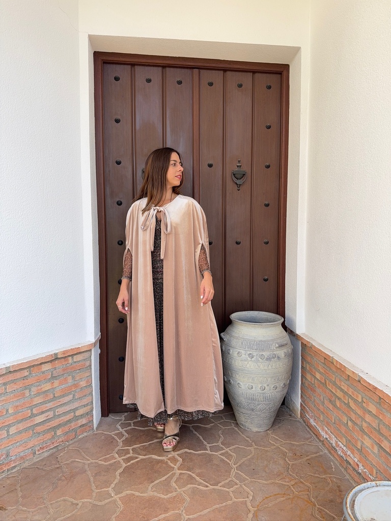 Capa terciopelo larga