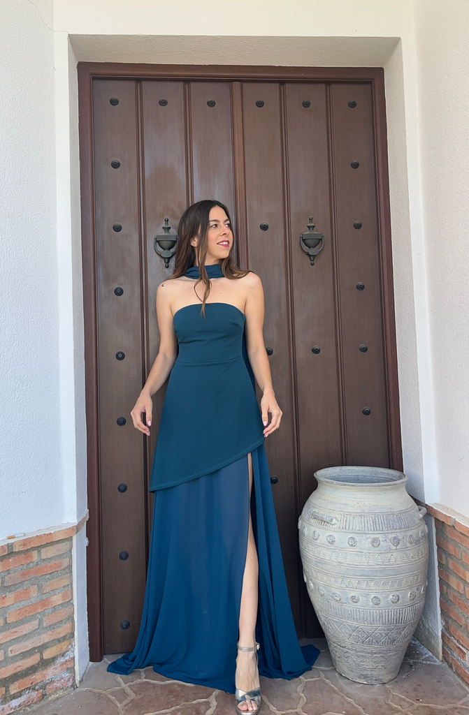 Vestido palabra de honor con capa