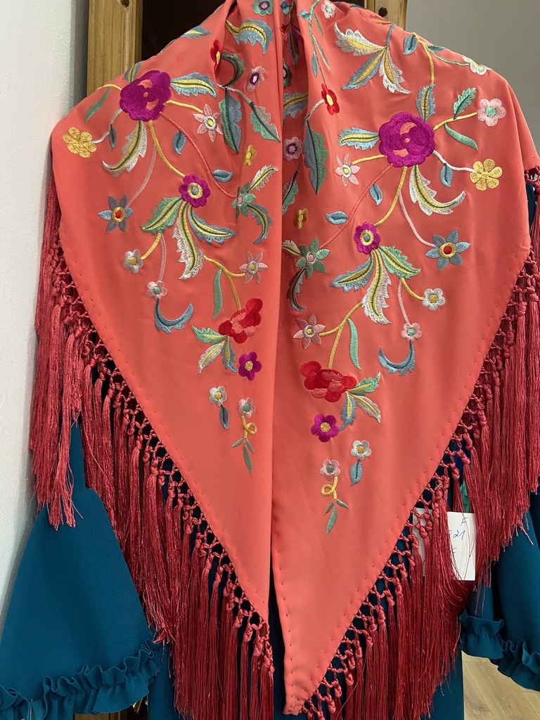 Manton flamenca macarena 