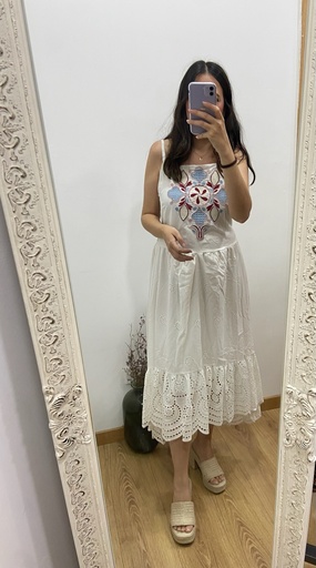 vestido bordado