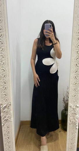vestido flor lateral